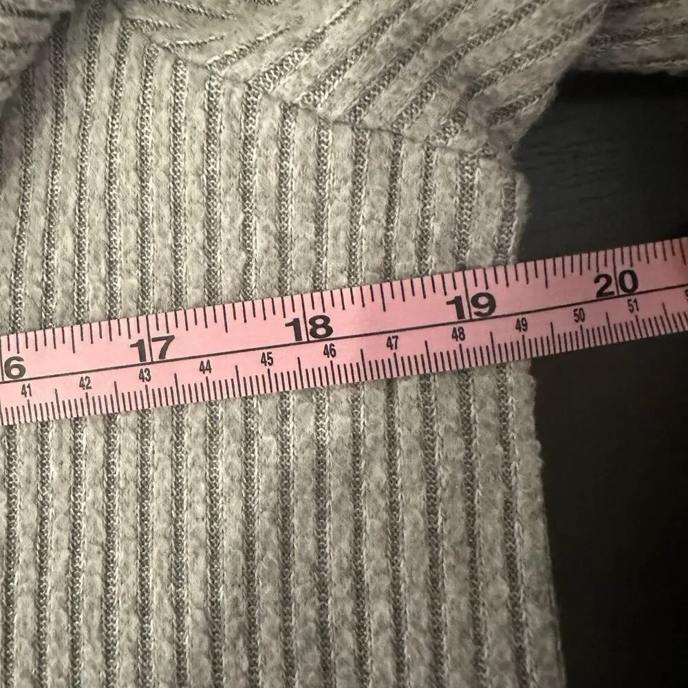 American Eagle‎ Sweater Womens Medium Gray Ribbed V-Neck Long Sleeve Shirt